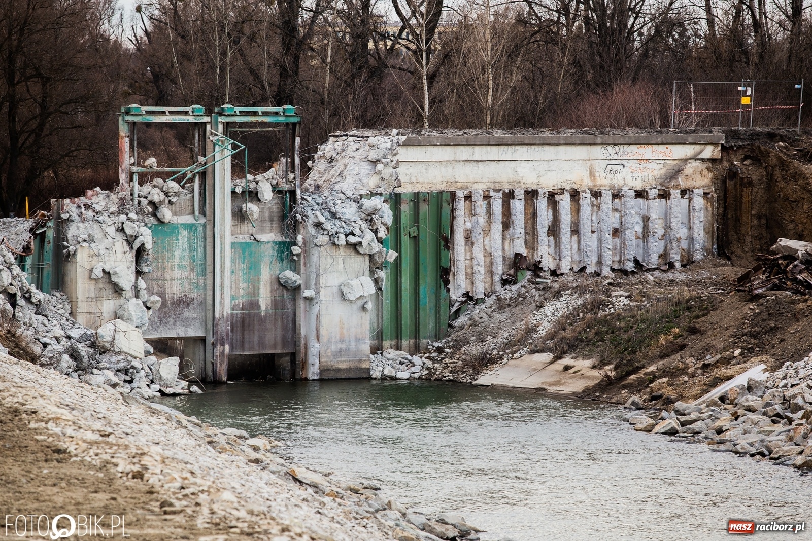 Zdjęcie w galerii na portalu naszraciborz.pl: Śluza Rafako przechodzi do historii [FOTO i WIDEO]  wiadomości z regionu