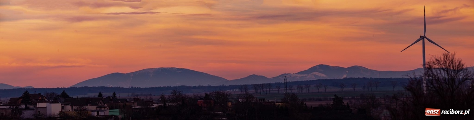Zdjęcie w galerii na portalu naszraciborz.pl: Denis oczyścił powietrze i pokazał Łysą Górę. Niesamowity widok z Raciborza wiadomości z regionu