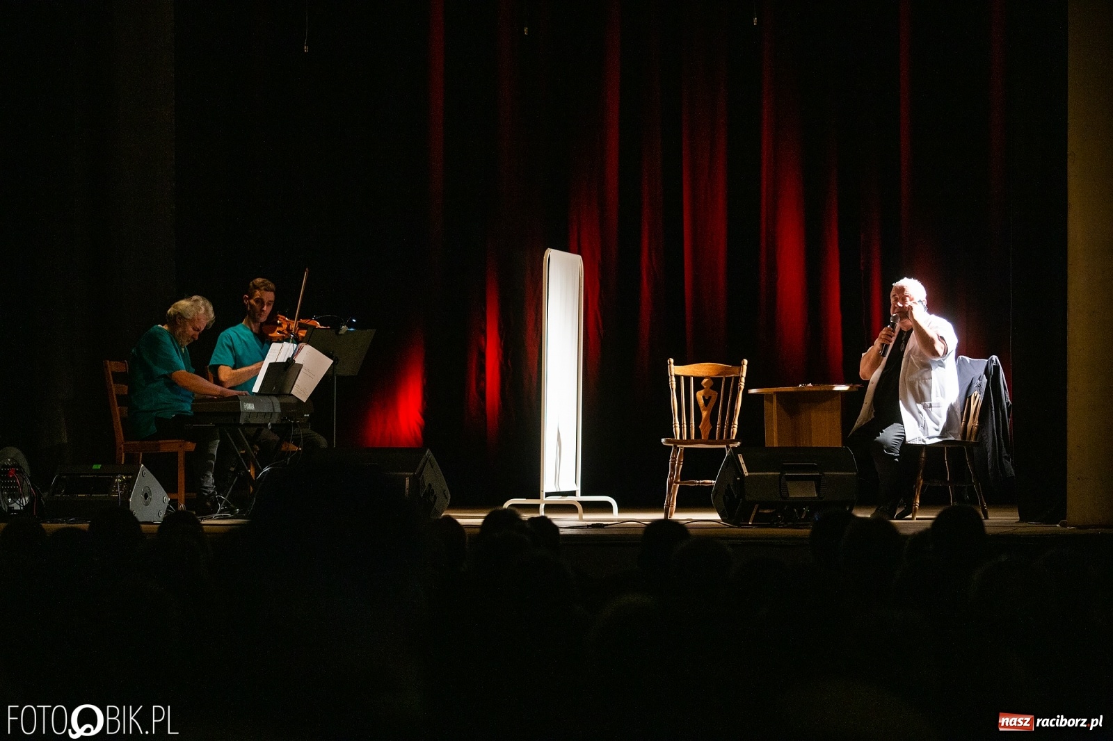 Zdjęcie w galerii na portalu naszraciborz.pl: Komedia muzyczna Doktor Miłość w DK Strzecha wiadomości z regionu