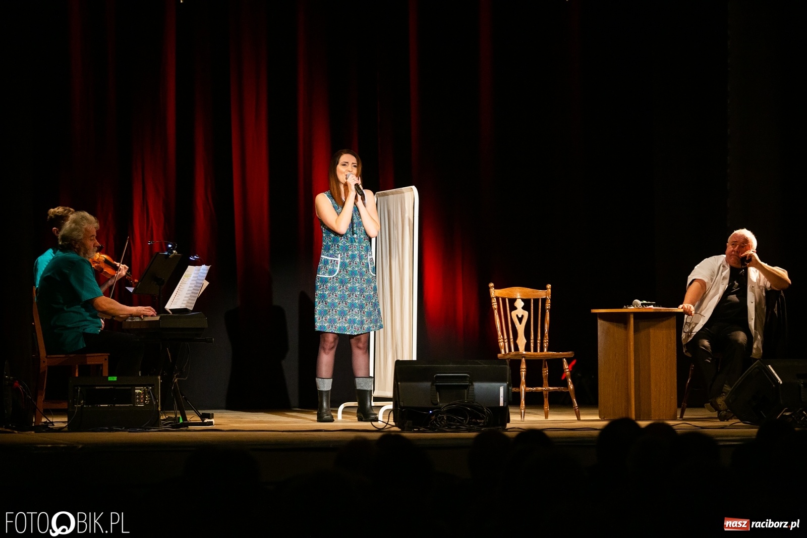 Zdjęcie w galerii na portalu naszraciborz.pl: Komedia muzyczna Doktor Miłość w DK Strzecha wiadomości z regionu