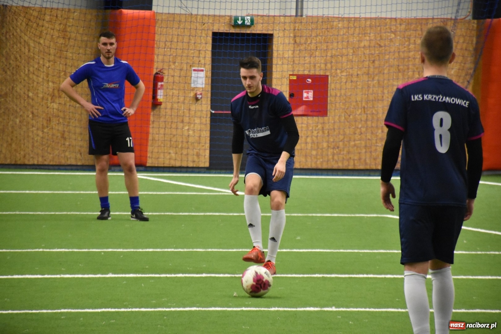 Zdjęcie w galerii na portalu naszraciborz.pl: Piłkarze LKS Tworków z Pucharem Wójta wiadomości z regionu