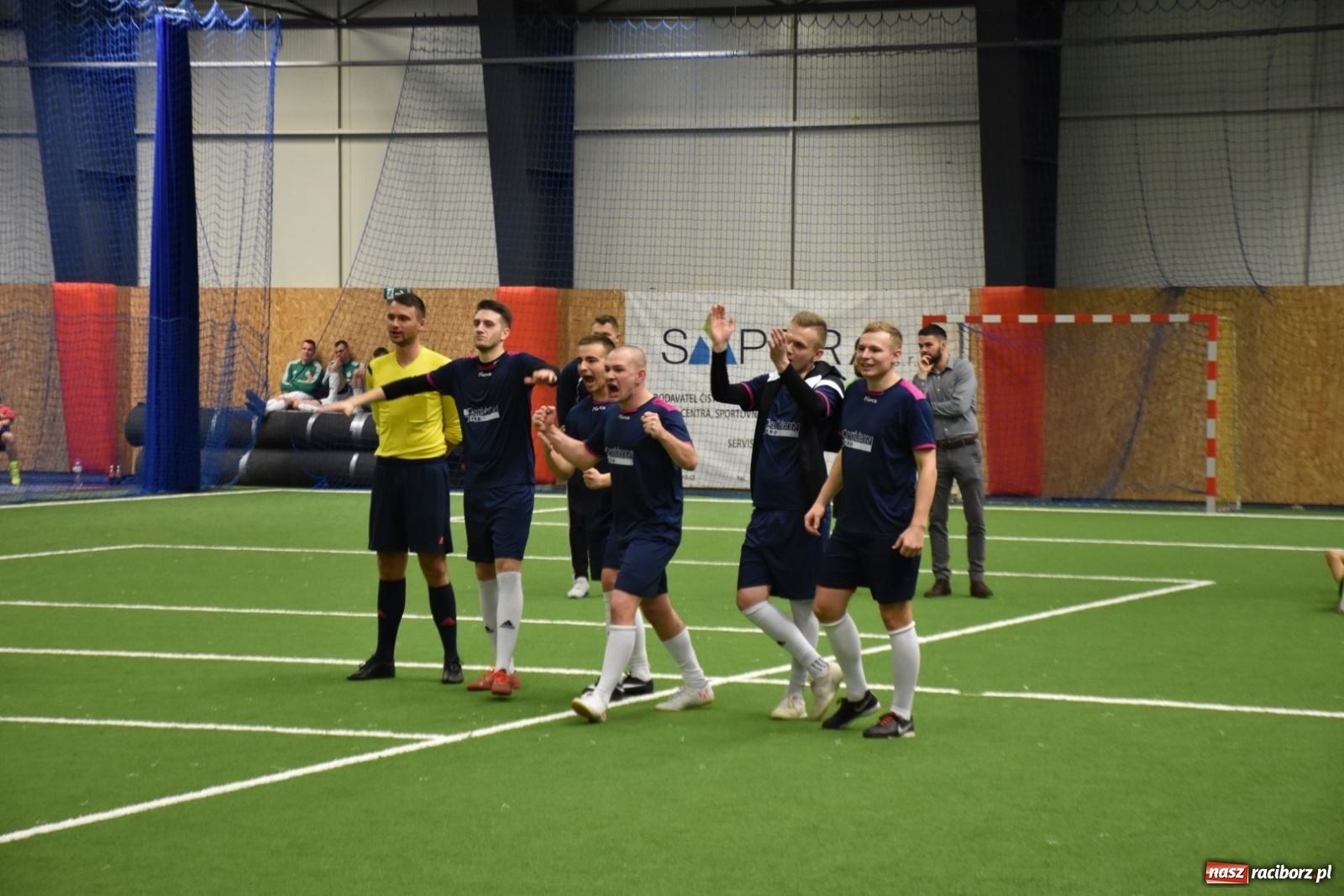 Zdjęcie w galerii na portalu naszraciborz.pl: Piłkarze LKS Tworków z Pucharem Wójta wiadomości z regionu