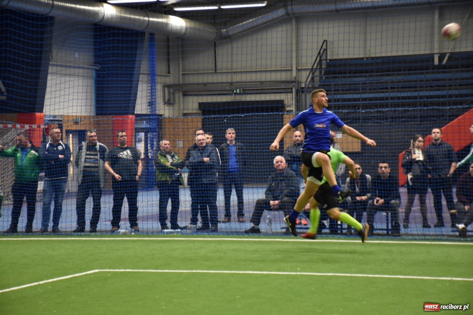 Zdjęcie w galerii na portalu naszraciborz.pl: Piłkarze LKS Tworków z Pucharem Wójta wiadomości z regionu