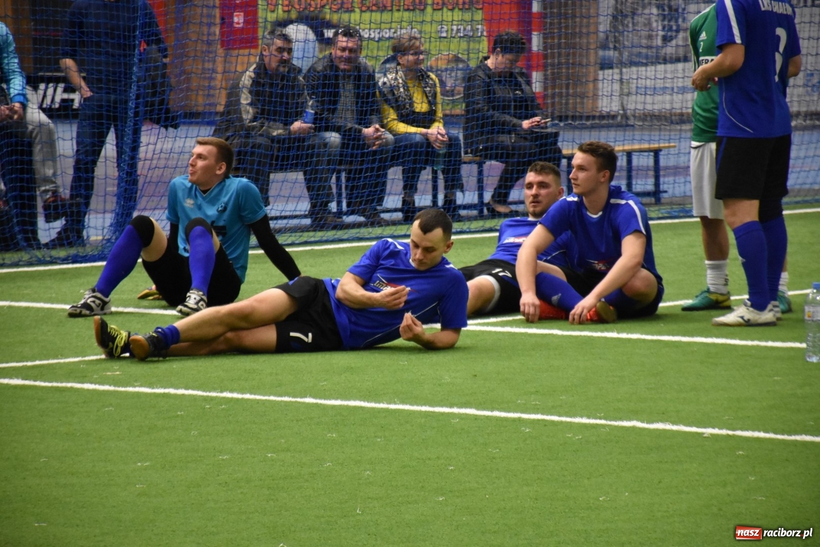 Zdjęcie w galerii na portalu naszraciborz.pl: Piłkarze LKS Tworków z Pucharem Wójta wiadomości z regionu