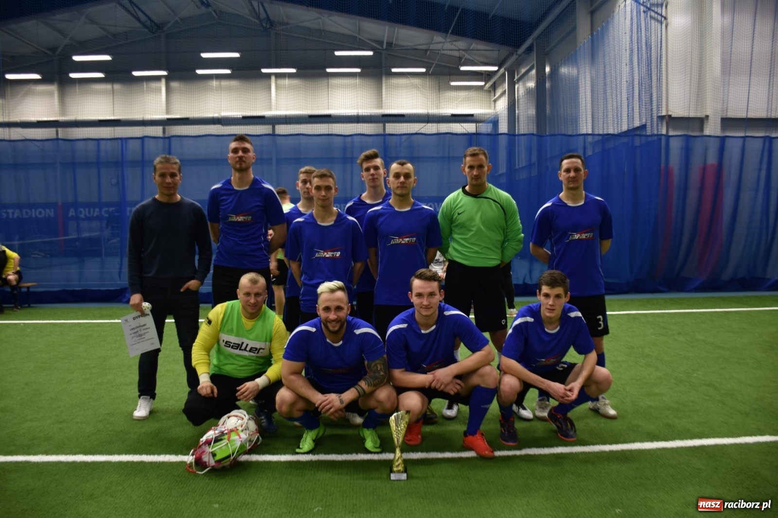 Zdjęcie w galerii na portalu naszraciborz.pl: Piłkarze LKS Tworków z Pucharem Wójta wiadomości z regionu