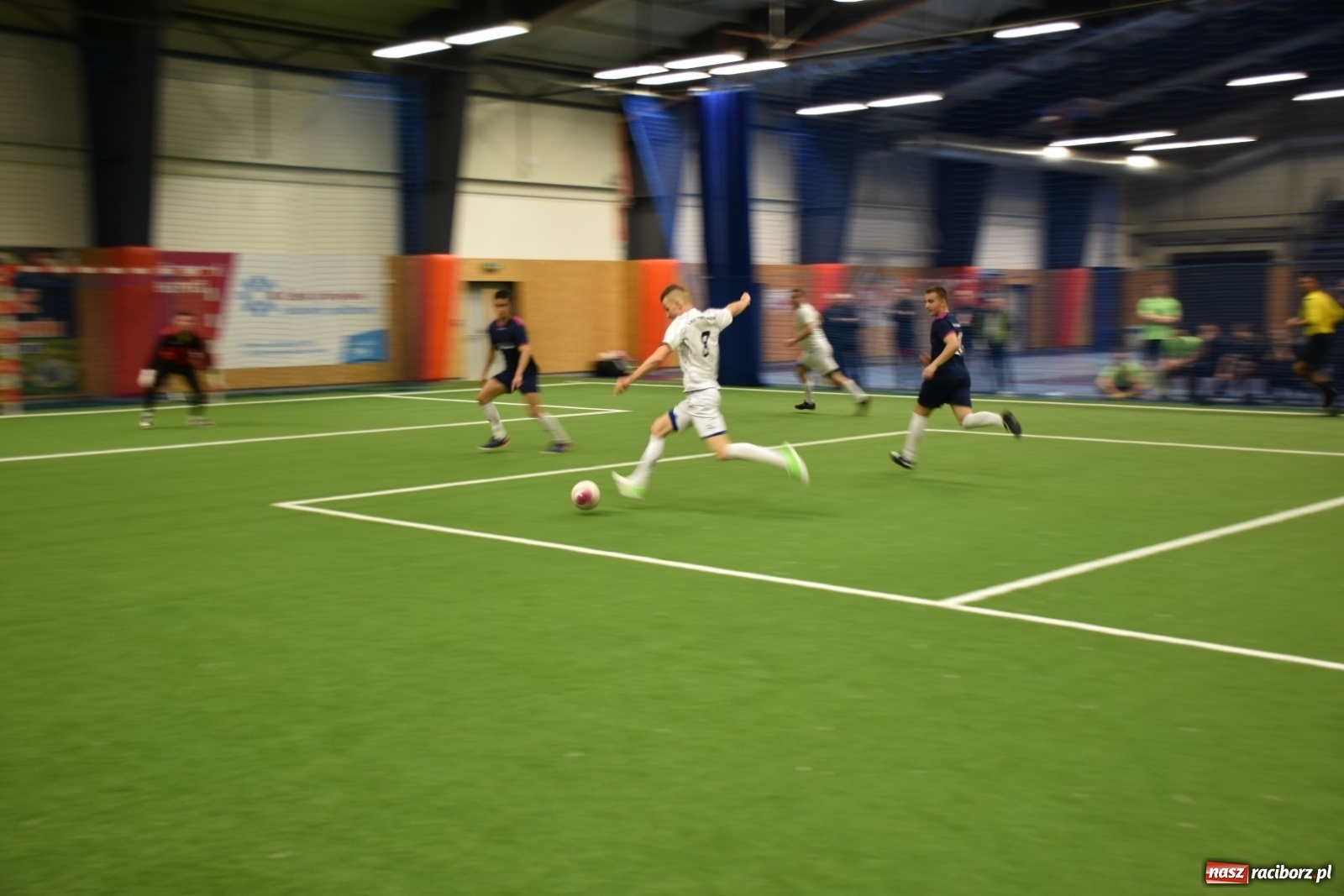 Zdjęcie w galerii na portalu naszraciborz.pl: Piłkarze LKS Tworków z Pucharem Wójta wiadomości z regionu