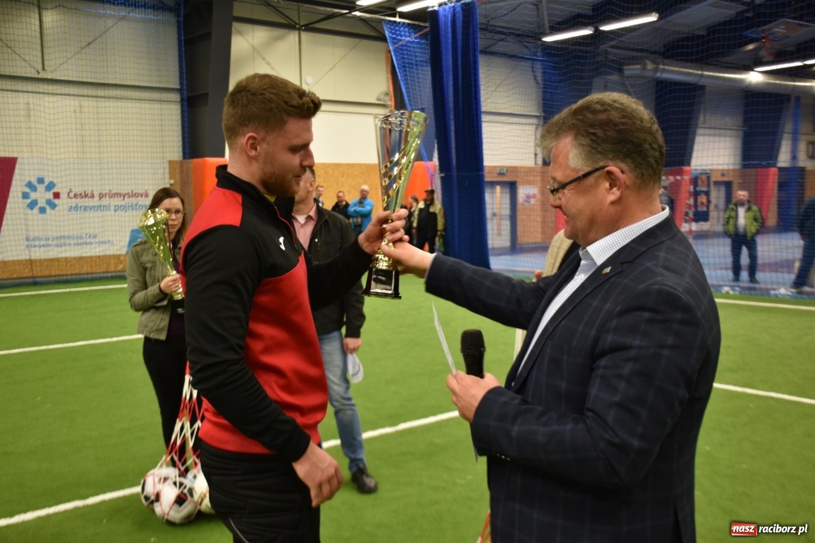 Zdjęcie w galerii na portalu naszraciborz.pl: Piłkarze LKS Tworków z Pucharem Wójta wiadomości z regionu