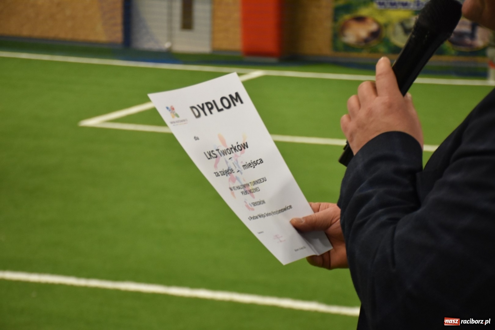 Zdjęcie w galerii na portalu naszraciborz.pl: Piłkarze LKS Tworków z Pucharem Wójta wiadomości z regionu