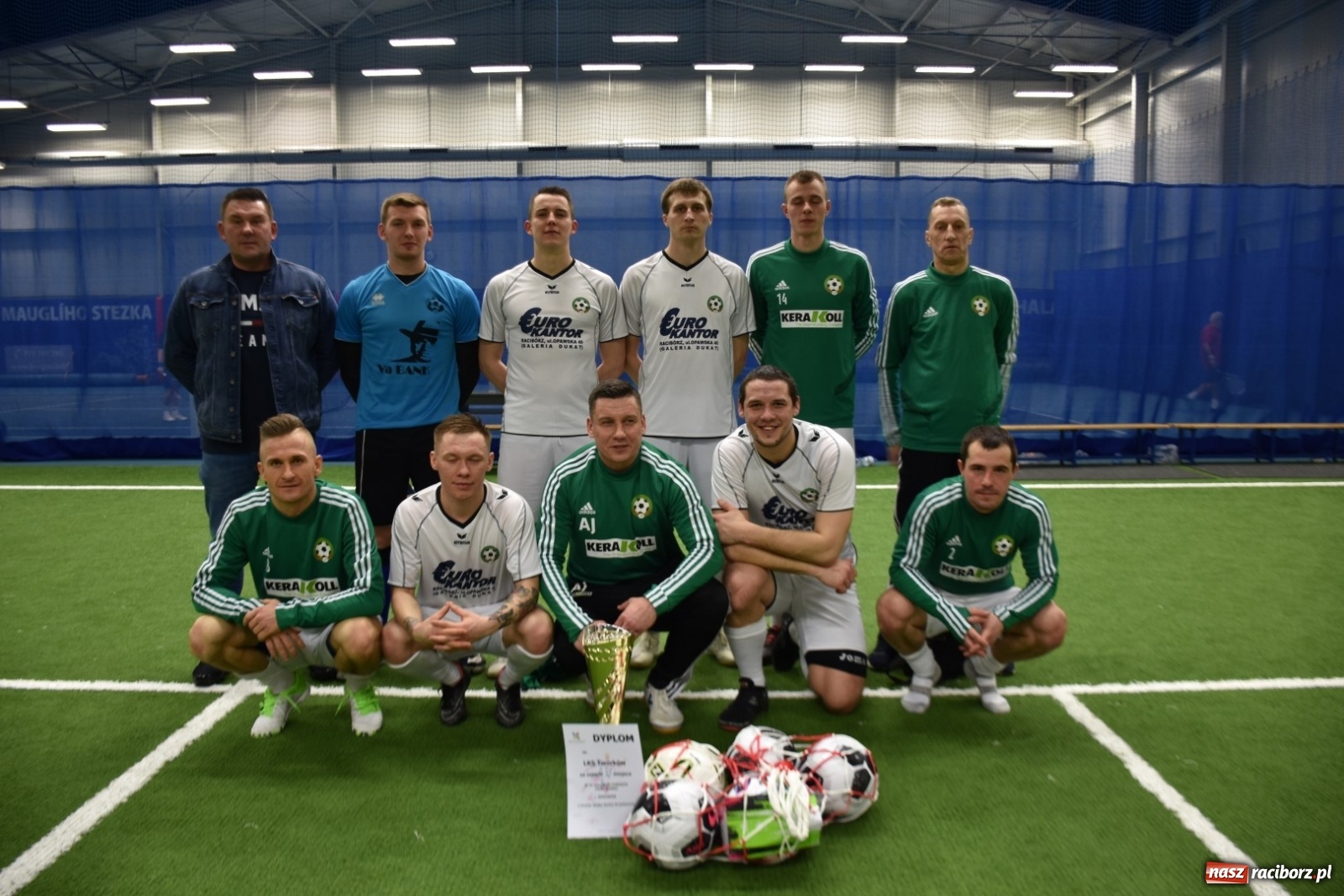 Zdjęcie w galerii na portalu naszraciborz.pl: Piłkarze LKS Tworków z Pucharem Wójta wiadomości z regionu