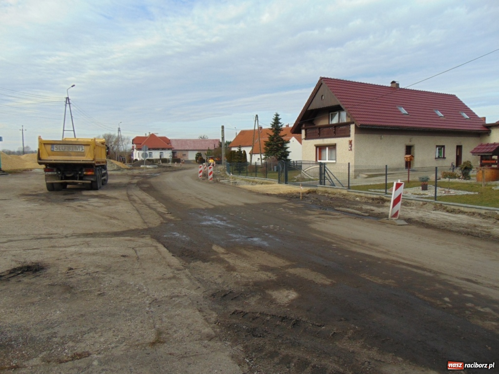 Zdjęcie w galerii na portalu naszraciborz.pl: Kolejne inwestycje drogowe powiatu w gminie Kuźnia Raciborska wiadomości z regionu
