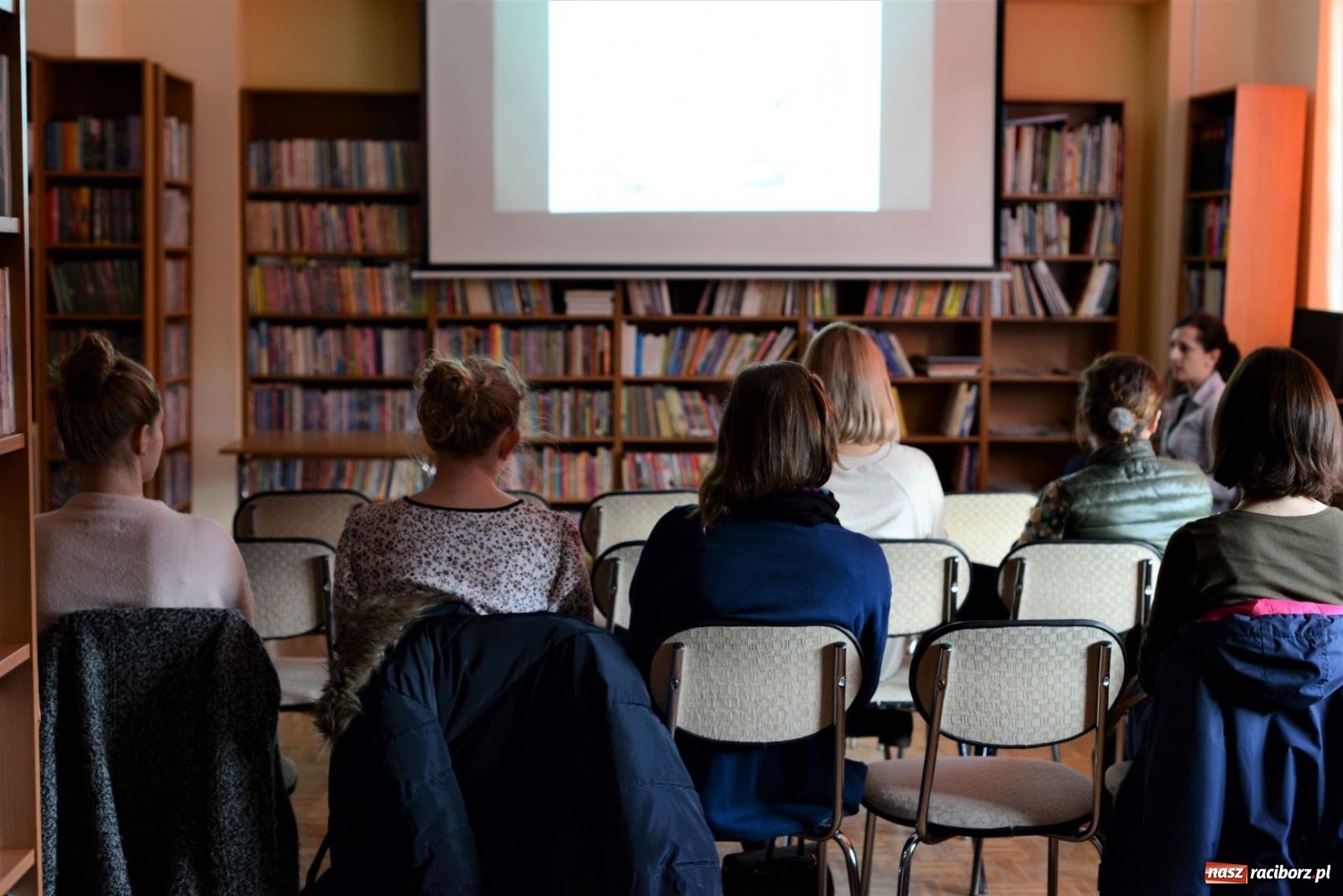 Zdjęcie w galerii na portalu naszraciborz.pl: Biblioteka w Ocicach na zdrowie: fizjoterapia dna miednicy  wiadomości z regionu