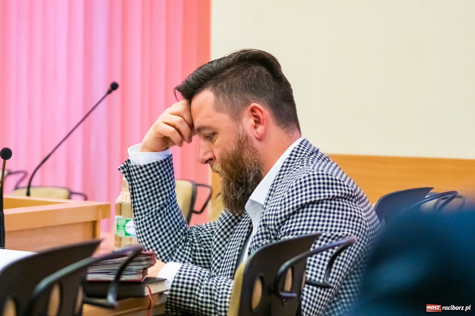 Zdjęcie w galerii na portalu naszraciborz.pl: Radni dyskutowali o problemie bezdomności  wiadomości z regionu