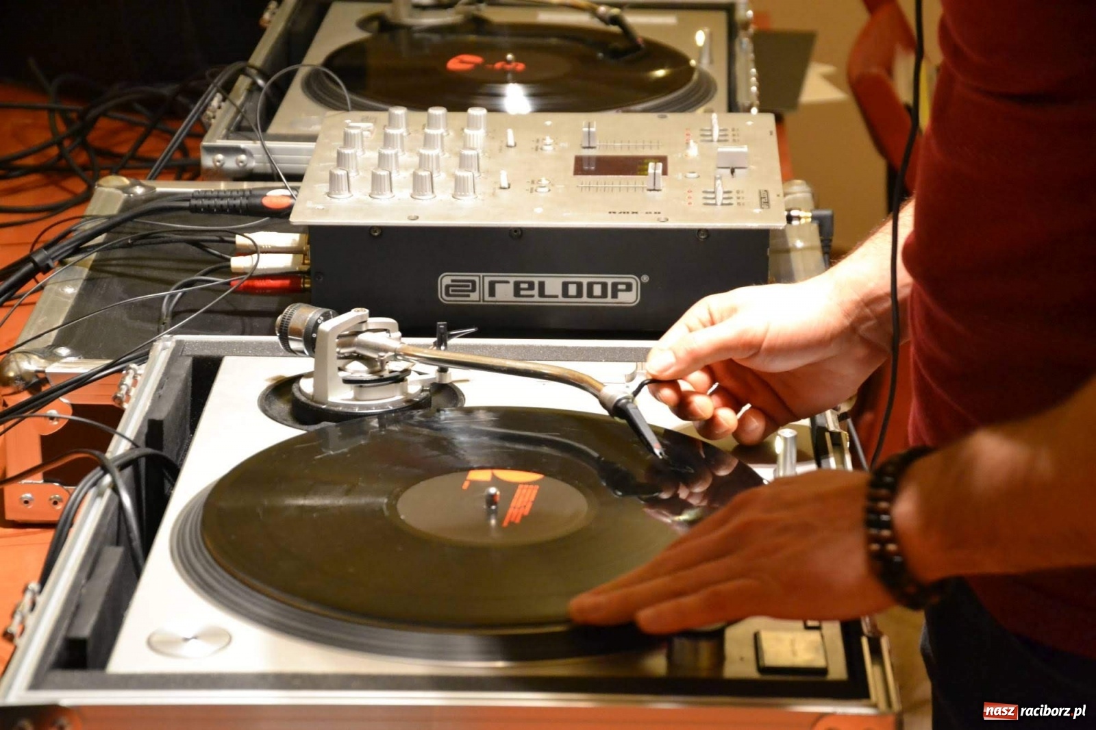 Zdjęcie w galerii na portalu naszraciborz.pl: Na zamku trwa zimowy kurs dj'ski  wiadomości z regionu