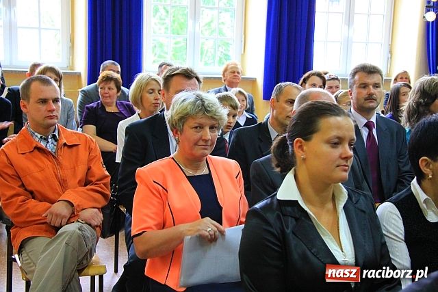 Zdjęcie w galerii na portalu naszraciborz.pl: Miejski rok szkolny rozpoczęty wiadomości z regionu