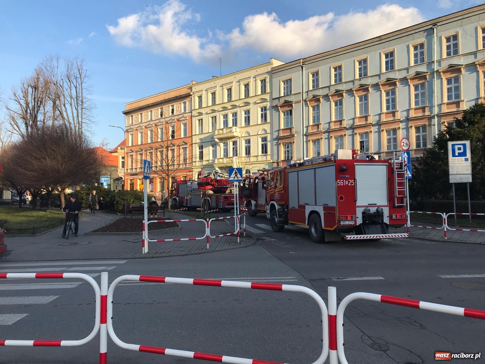 Zdjęcie w galerii na portalu naszraciborz.pl: Akcja strażaków na placu Wolności [FOTO] wiadomości z regionu