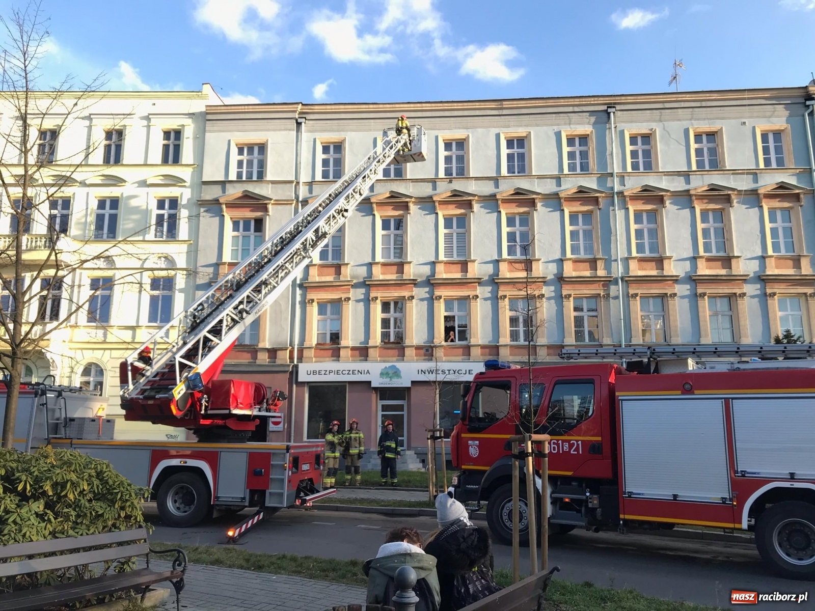 Zdjęcie w galerii na portalu naszraciborz.pl: Akcja strażaków na placu Wolności [FOTO] wiadomości z regionu