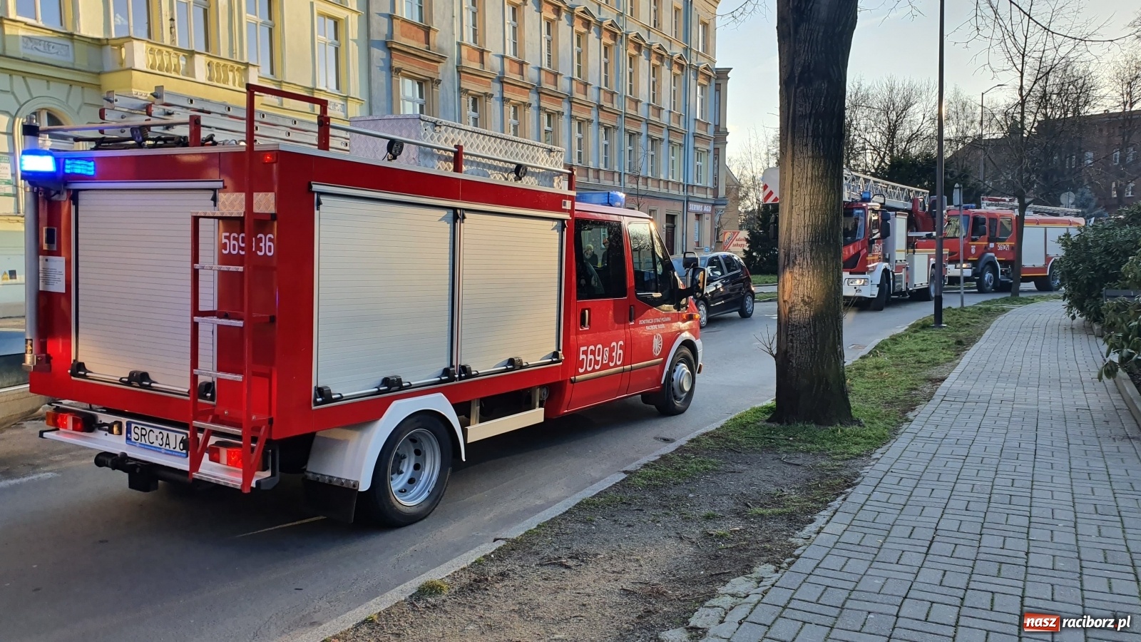 Zdjęcie w galerii na portalu naszraciborz.pl: Akcja strażaków na placu Wolności [FOTO] wiadomości z regionu