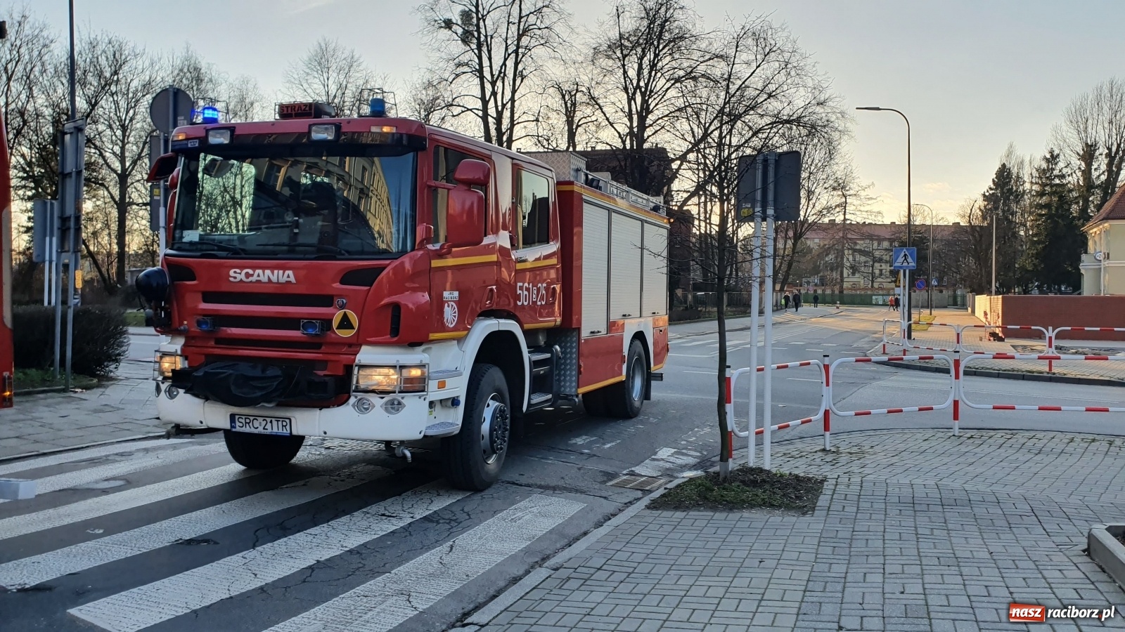 Zdjęcie w galerii na portalu naszraciborz.pl: Akcja strażaków na placu Wolności [FOTO] wiadomości z regionu