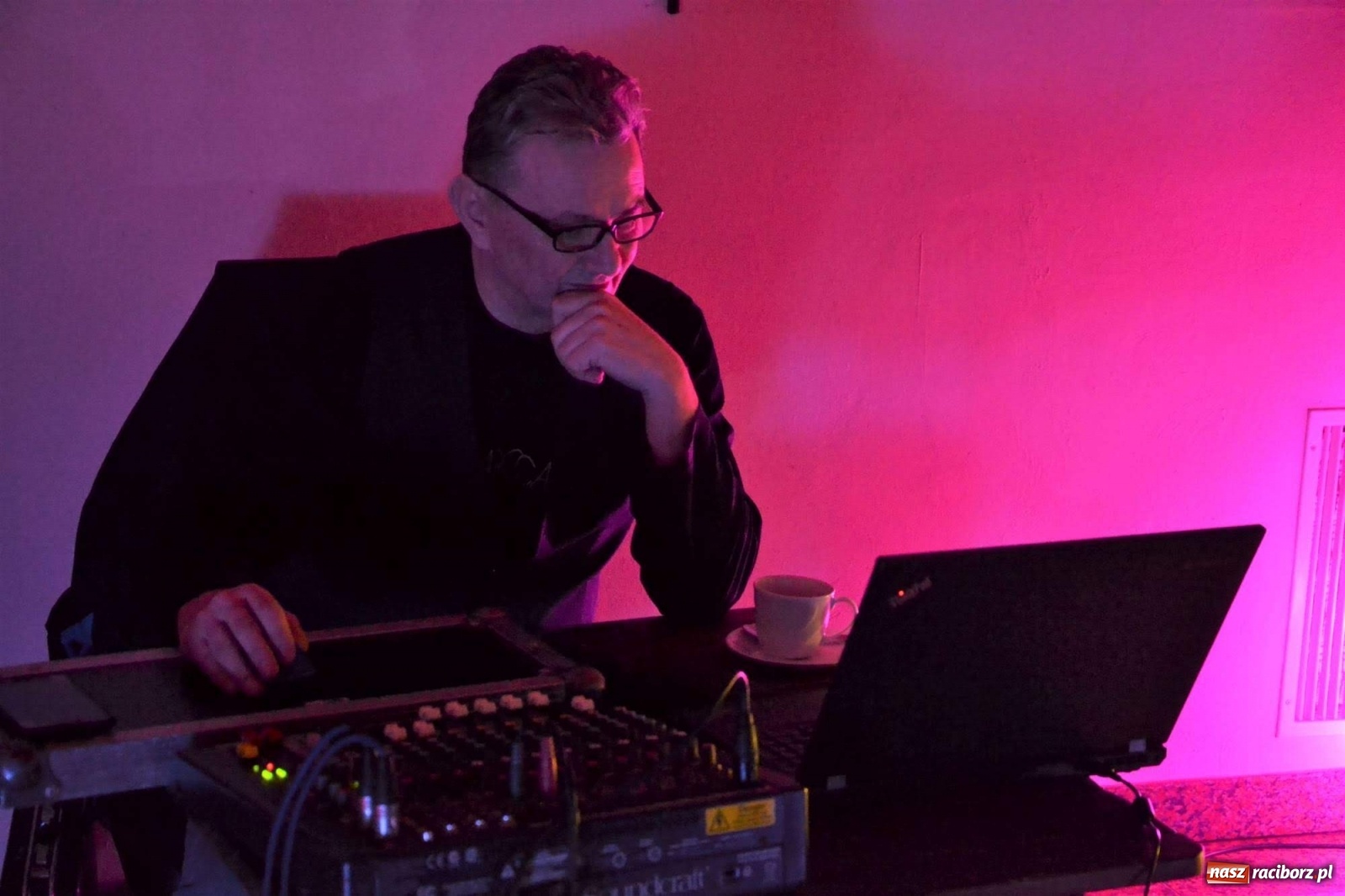 Zdjęcie w galerii na portalu naszraciborz.pl: Pączki i taneczne pląsy. Tłusty czwartek seniorów na zamku  wiadomości z regionu