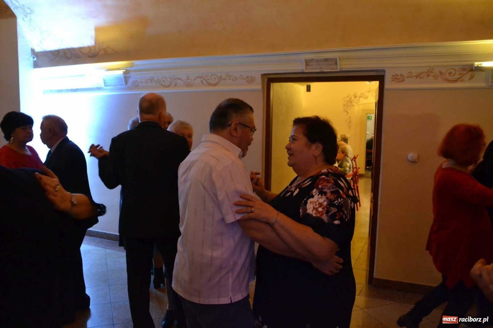 Zdjęcie w galerii na portalu naszraciborz.pl: Pączki i taneczne pląsy. Tłusty czwartek seniorów na zamku  wiadomości z regionu