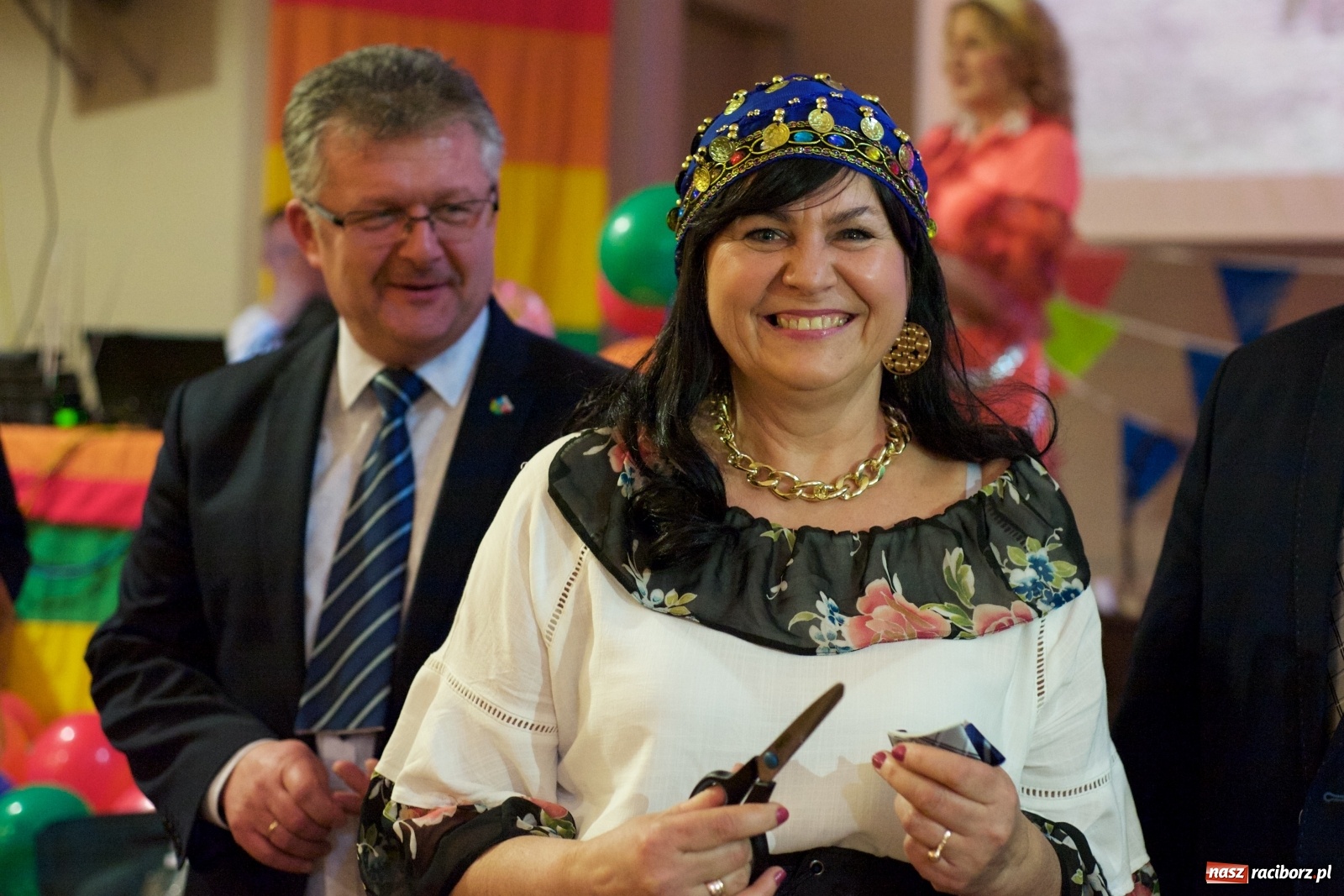 Zdjęcie w galerii na portalu naszraciborz.pl: Jadą wozy kolorowe, czyli babski comber w Tworkowie  wiadomości z regionu