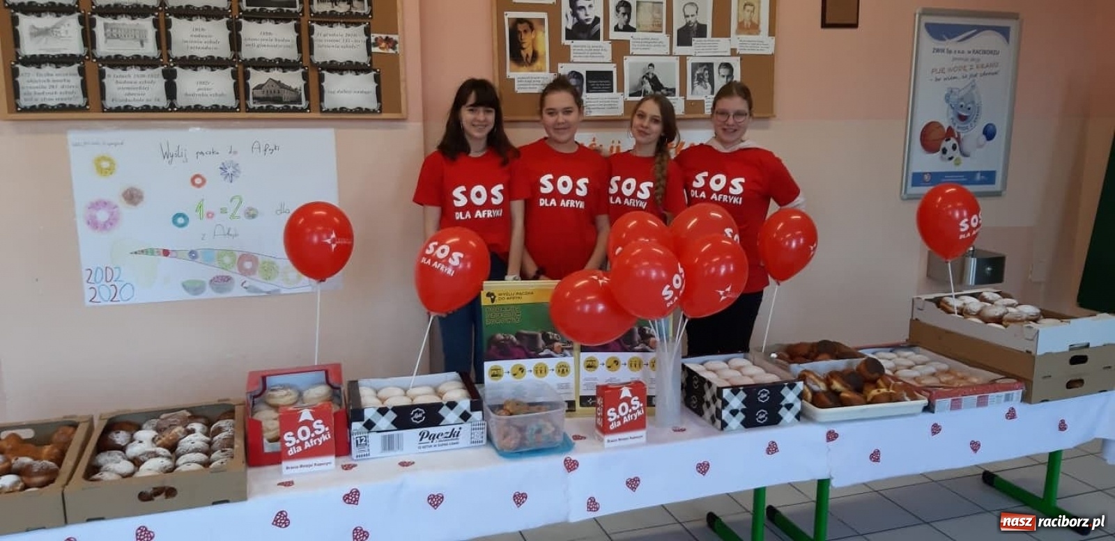 Zdjęcie w galerii na portalu naszraciborz.pl: SP3 wysłała pączki z Raciborza do Afryki wiadomości z regionu