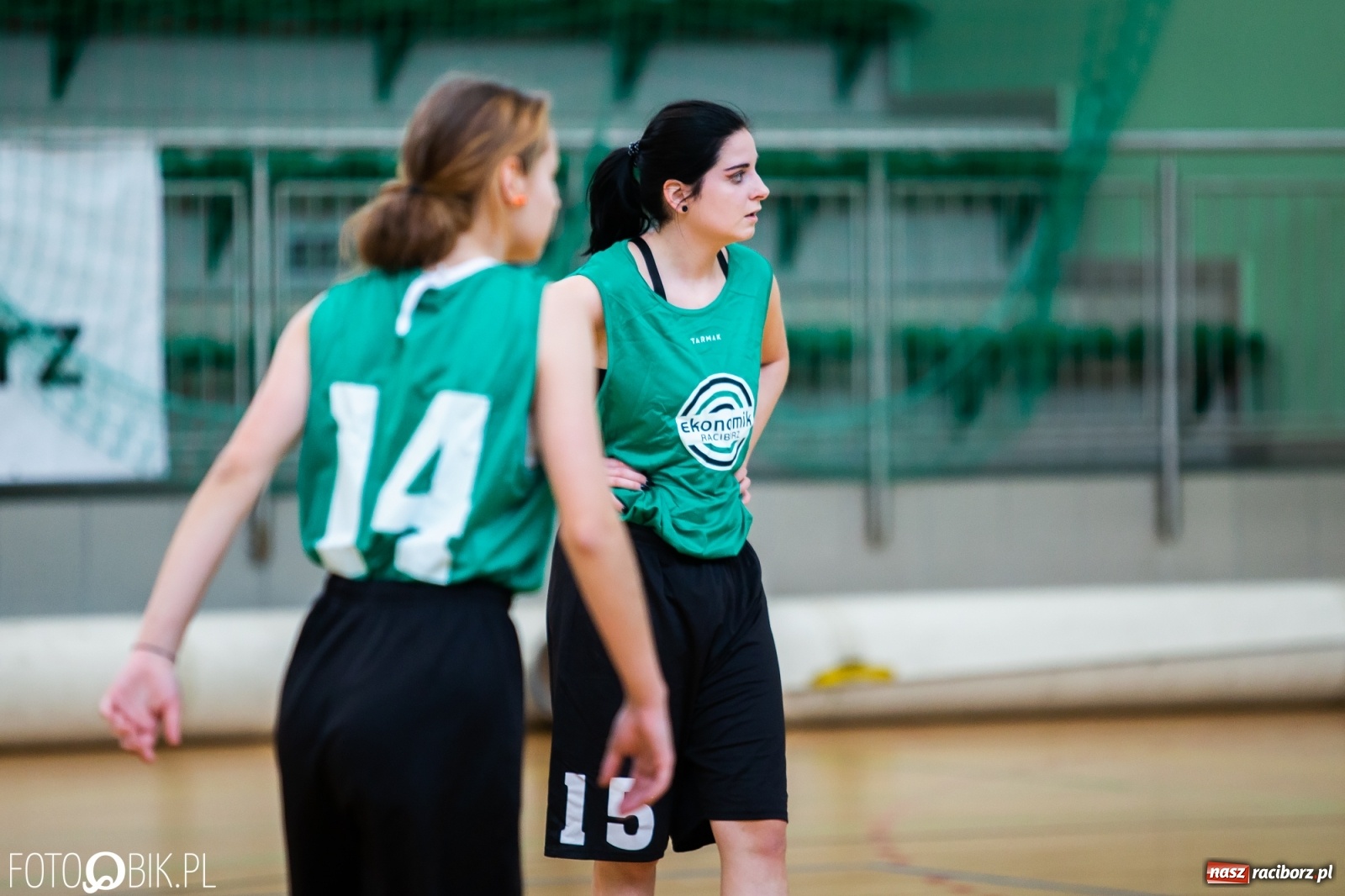 Zdjęcie w galerii na portalu naszraciborz.pl: Miejskie finały koszykówki dziewcząt w Arenie Rafako wiadomości z regionu