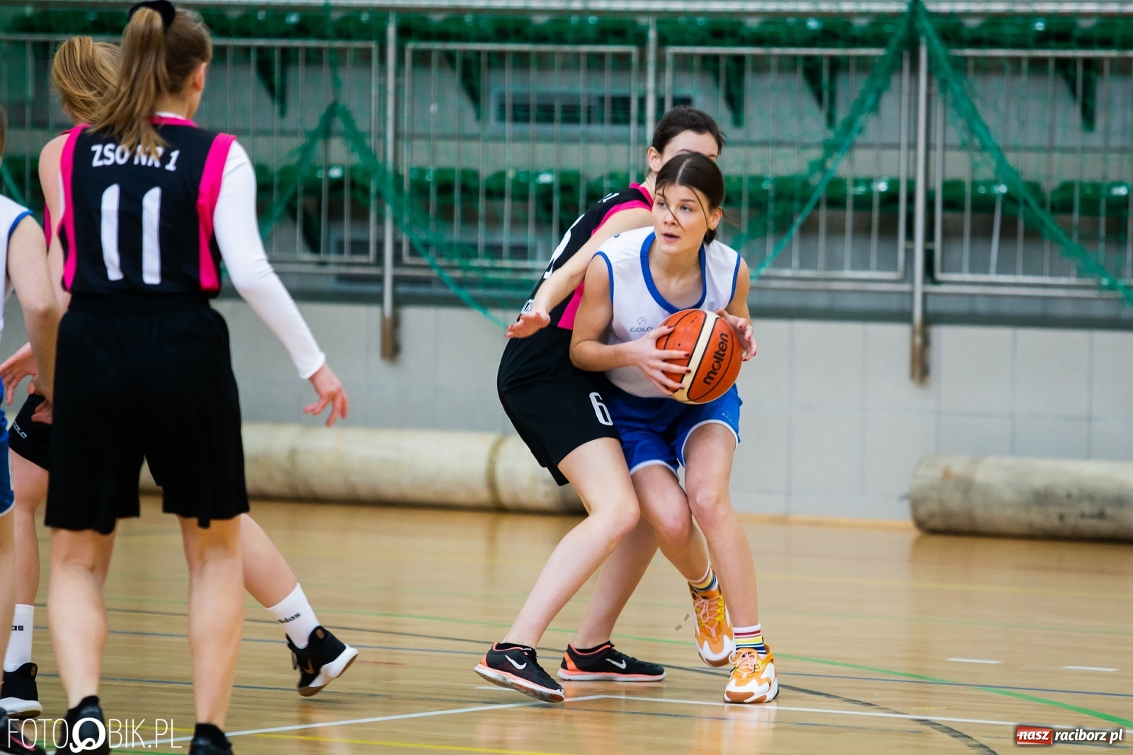 Zdjęcie w galerii na portalu naszraciborz.pl: Miejskie finały koszykówki dziewcząt w Arenie Rafako wiadomości z regionu