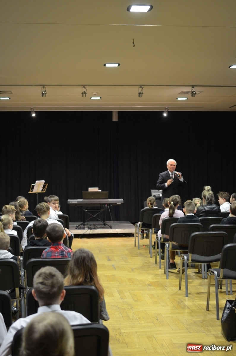 Zdjęcie w galerii na portalu naszraciborz.pl:  Trąbka&Piano - muzyczni bohaterowie koncertów umuzykalniających  wiadomości z regionu