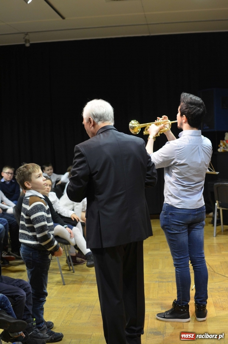 Zdjęcie w galerii na portalu naszraciborz.pl:  Trąbka&Piano - muzyczni bohaterowie koncertów umuzykalniających  wiadomości z regionu