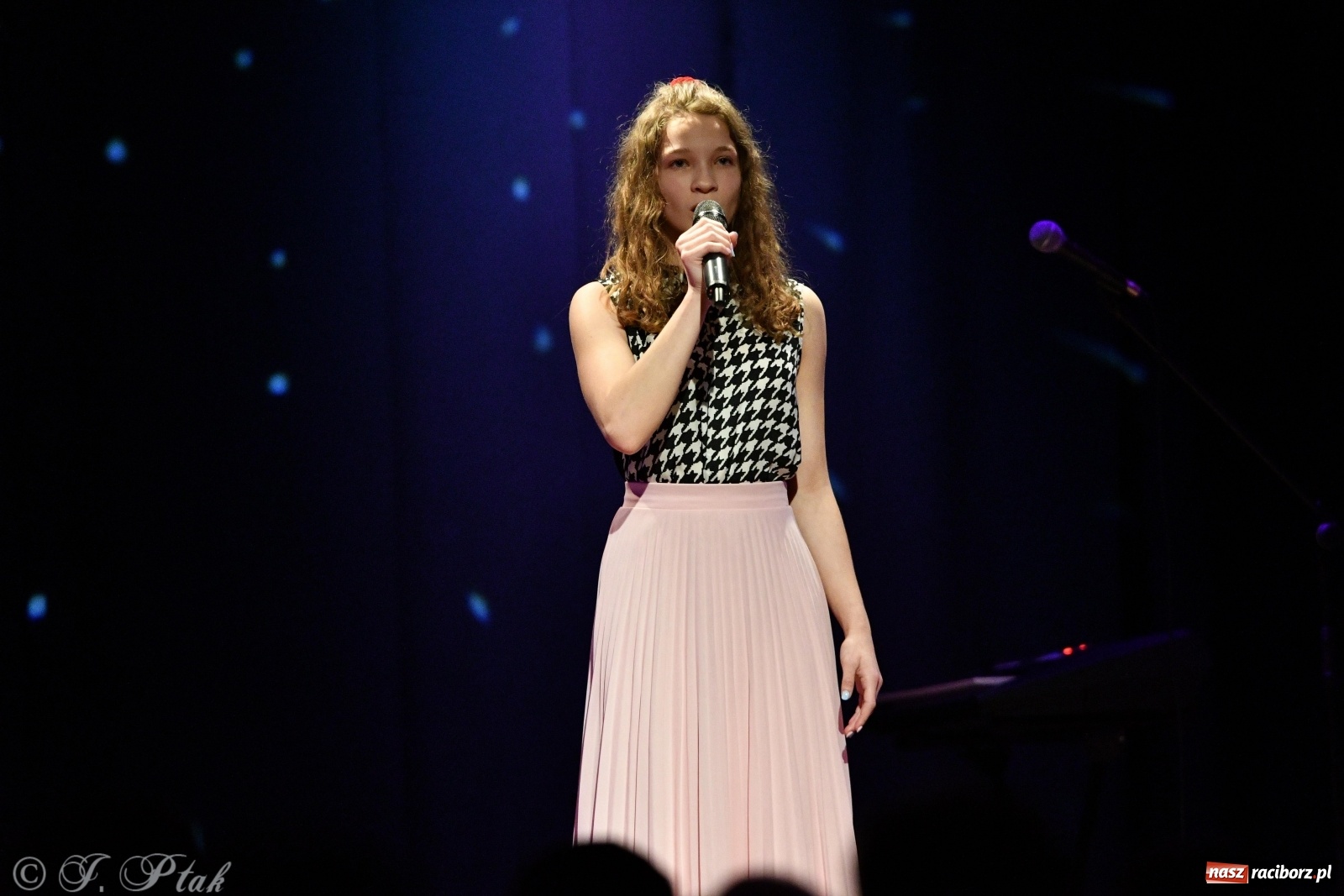 Zdjęcie w galerii na portalu naszraciborz.pl: Miraż na Walentynki. Najpiękniejsze piosenki o miłości [FOTO i WIDEO] wiadomości z regionu