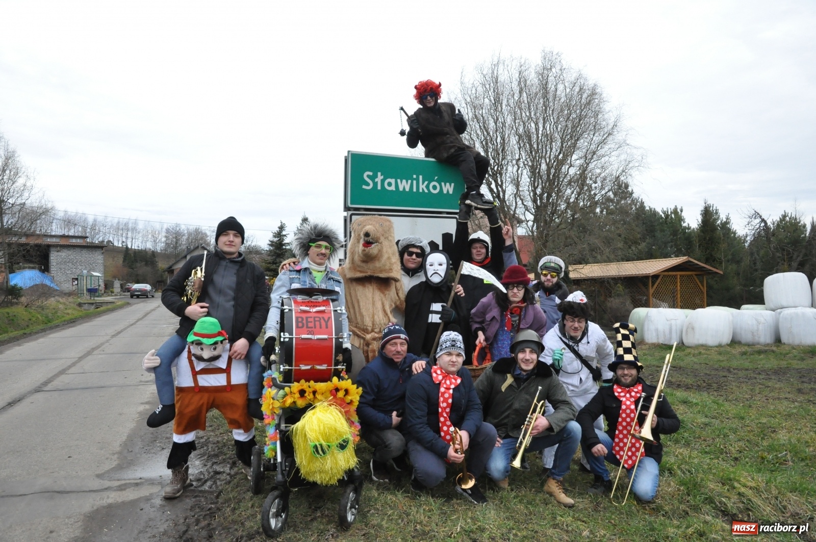 Zdjęcie w galerii na portalu naszraciborz.pl: Sławikowskie bery żegnają karnawał [FOTO i WIDEO] wiadomości z regionu