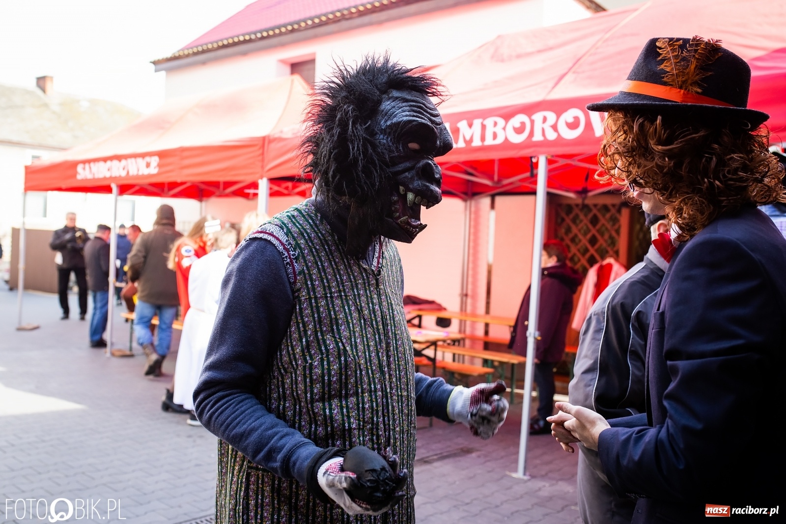 Zdjęcie w galerii na portalu naszraciborz.pl: Wodzenie niedźwiedzia w Samborowicach. Tak wieś żegna karnawał [FOTO i WIDEO] wiadomości z regionu