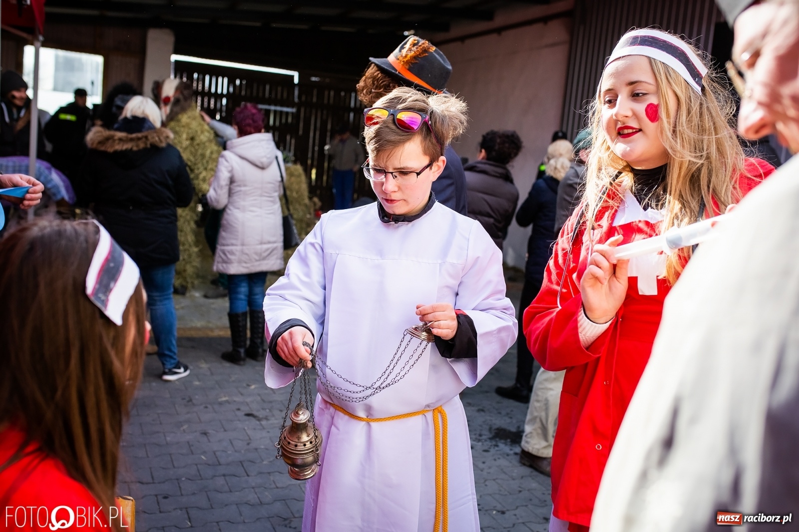 Zdjęcie w galerii na portalu naszraciborz.pl: Wodzenie niedźwiedzia w Samborowicach. Tak wieś żegna karnawał [FOTO i WIDEO] wiadomości z regionu