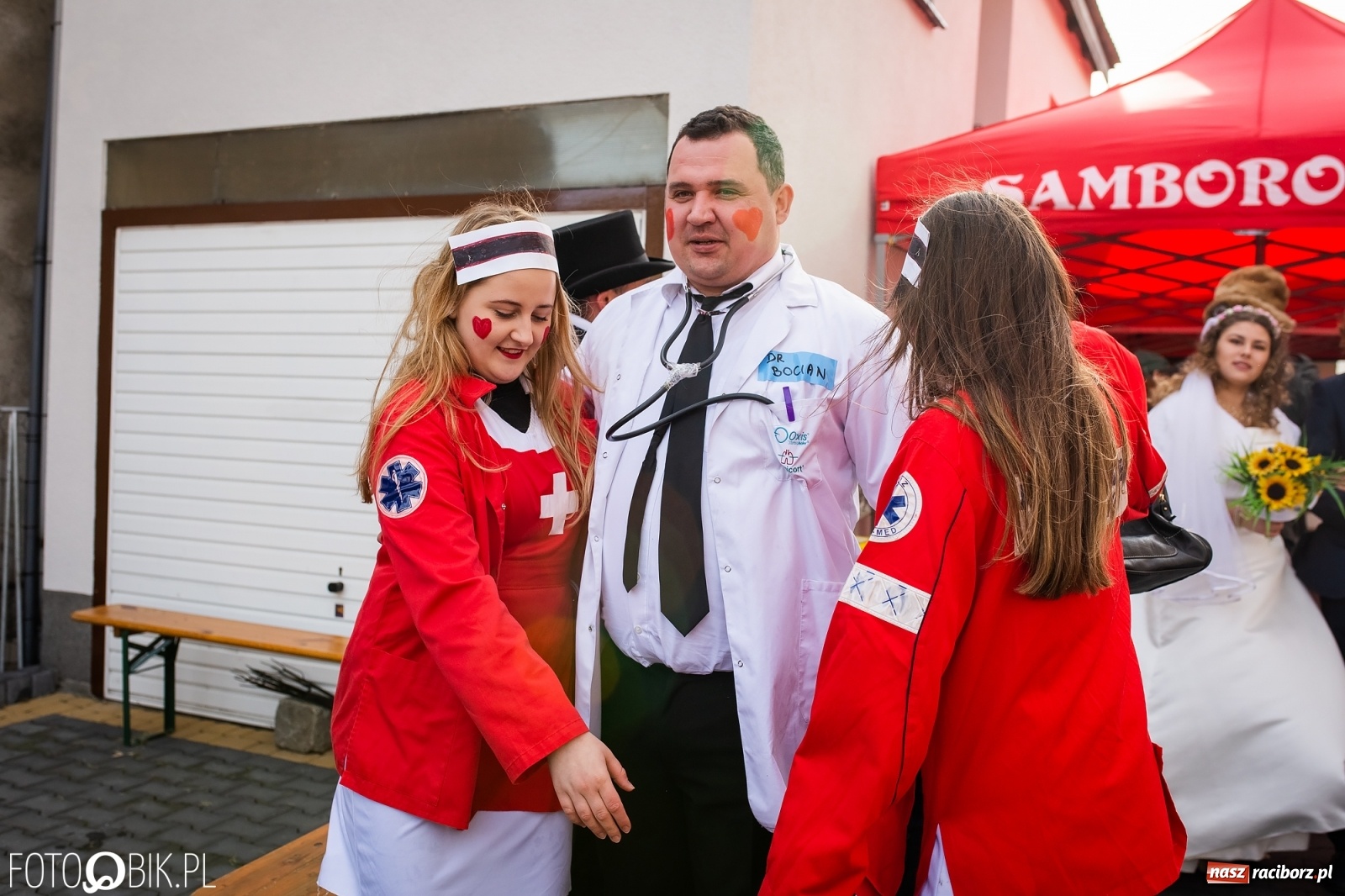 Zdjęcie w galerii na portalu naszraciborz.pl: Wodzenie niedźwiedzia w Samborowicach. Tak wieś żegna karnawał [FOTO i WIDEO] wiadomości z regionu
