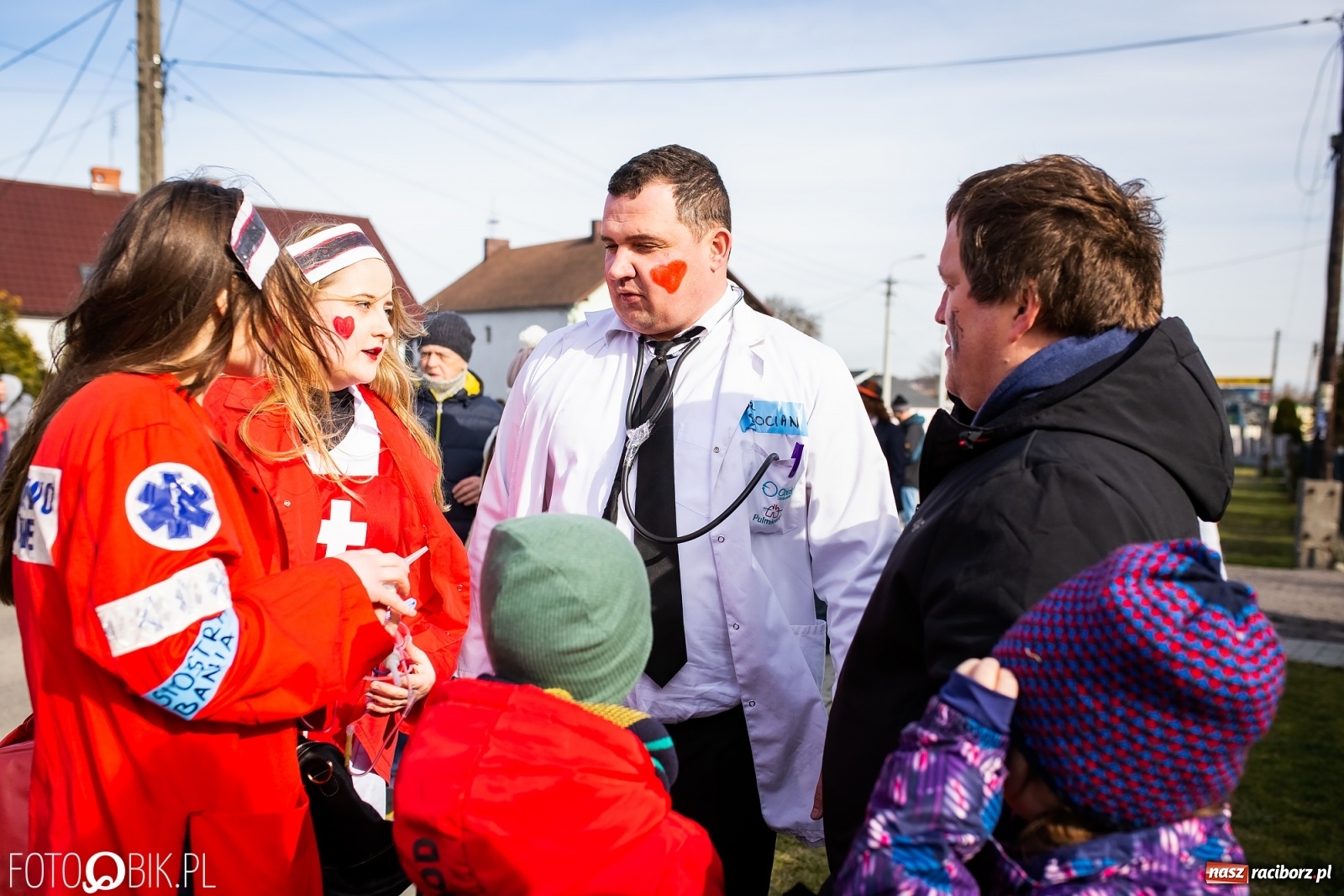 Zdjęcie w galerii na portalu naszraciborz.pl: Wodzenie niedźwiedzia w Samborowicach. Tak wieś żegna karnawał [FOTO i WIDEO] wiadomości z regionu