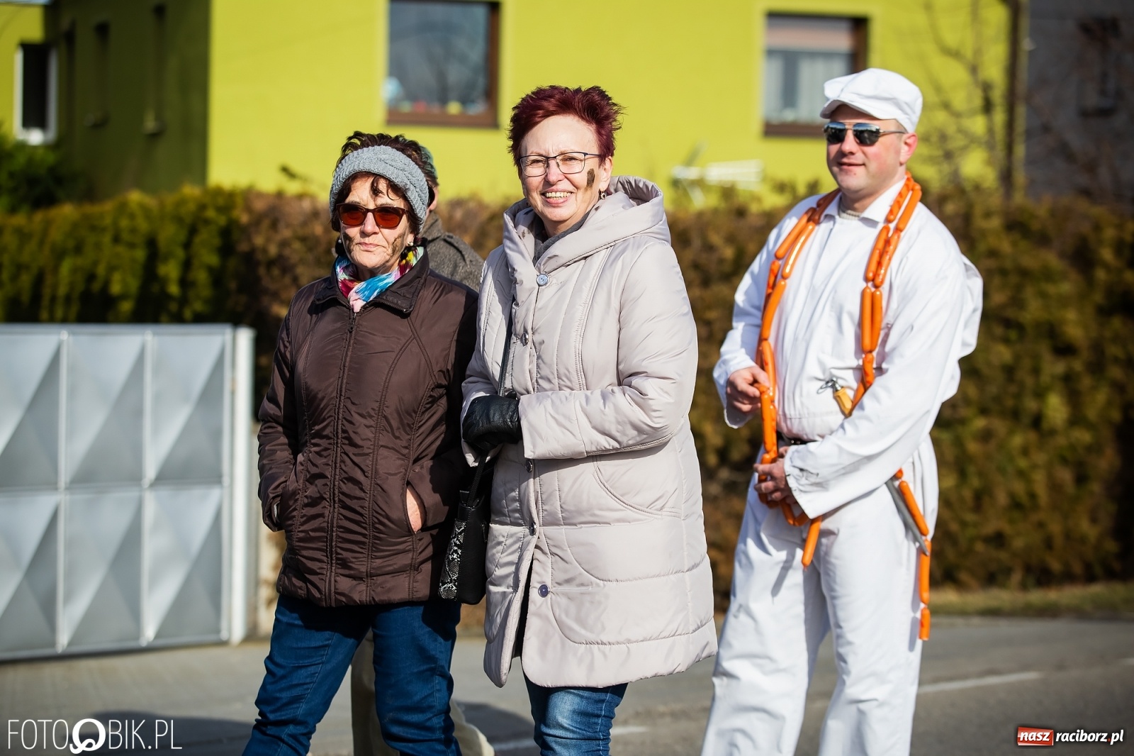 Zdjęcie w galerii na portalu naszraciborz.pl: Wodzenie niedźwiedzia w Samborowicach. Tak wieś żegna karnawał [FOTO i WIDEO] wiadomości z regionu