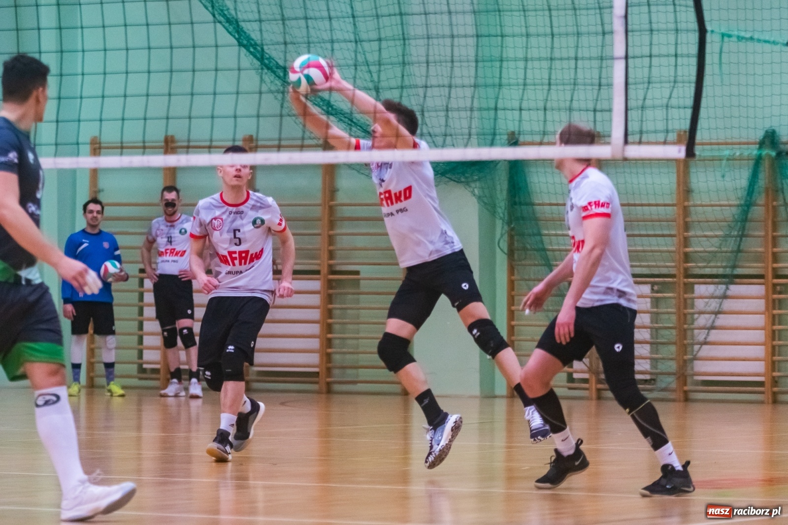 Zdjęcie w galerii na portalu naszraciborz.pl: Siatkówka. AZS Rafako lepszy od Rudzińca [FOTO i WIDEO] wiadomości z regionu