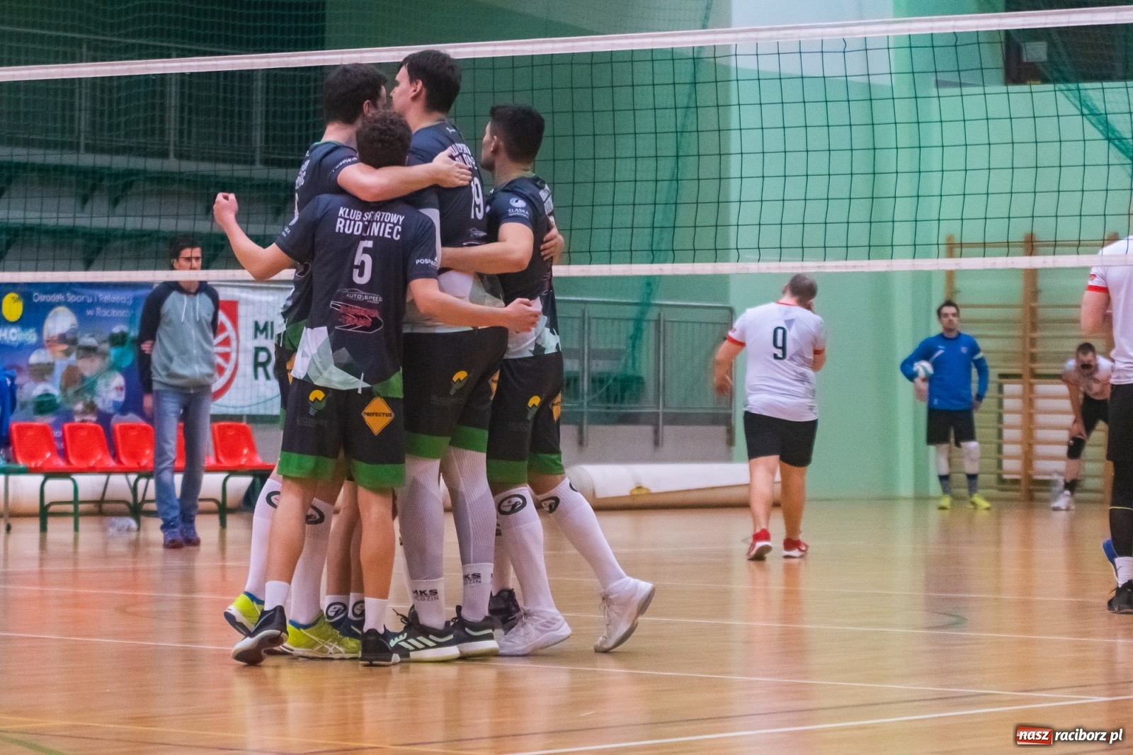 Zdjęcie w galerii na portalu naszraciborz.pl: Siatkówka. AZS Rafako lepszy od Rudzińca [FOTO i WIDEO] wiadomości z regionu