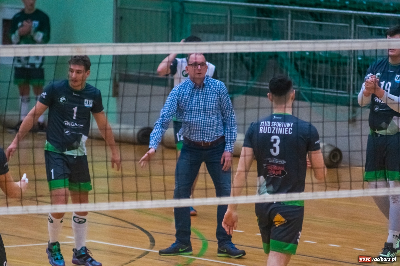 Zdjęcie w galerii na portalu naszraciborz.pl: Siatkówka. AZS Rafako lepszy od Rudzińca [FOTO i WIDEO] wiadomości z regionu