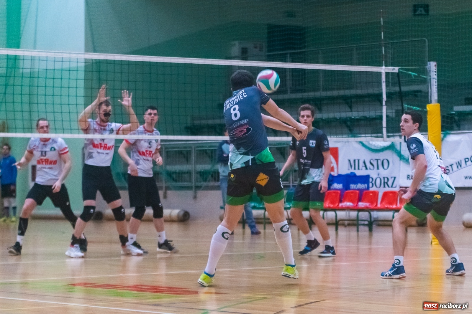 Zdjęcie w galerii na portalu naszraciborz.pl: Siatkówka. AZS Rafako lepszy od Rudzińca [FOTO i WIDEO] wiadomości z regionu