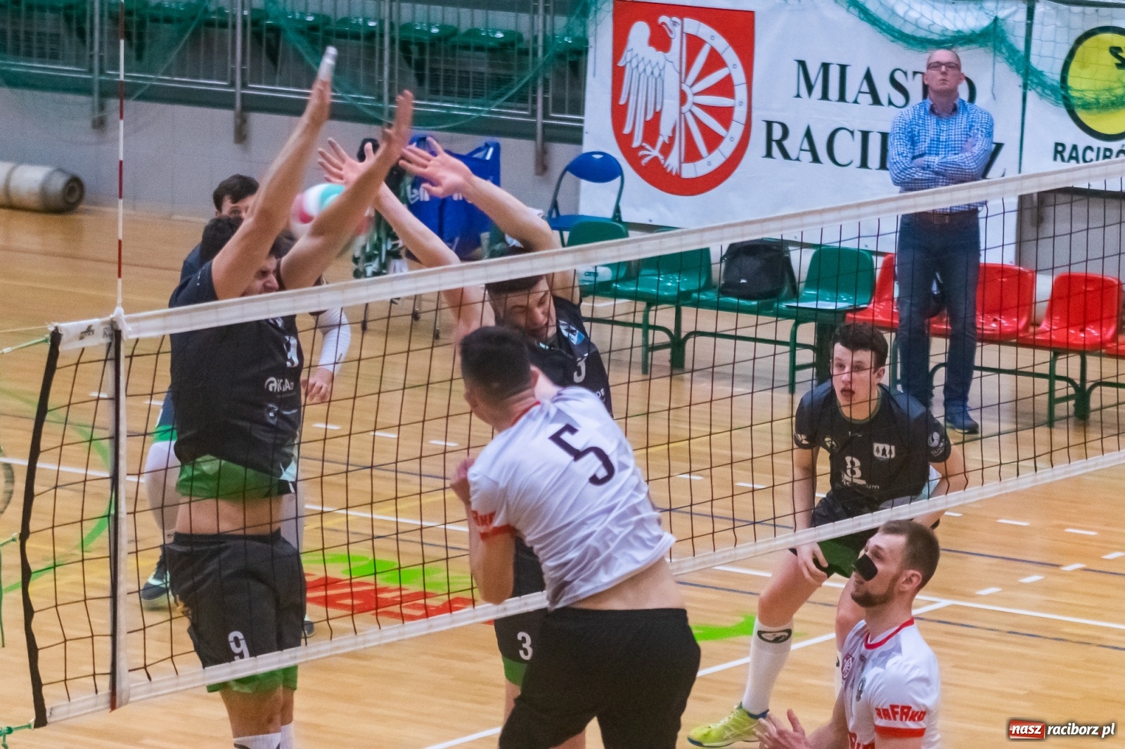 Zdjęcie w galerii na portalu naszraciborz.pl: Siatkówka. AZS Rafako lepszy od Rudzińca [FOTO i WIDEO] wiadomości z regionu