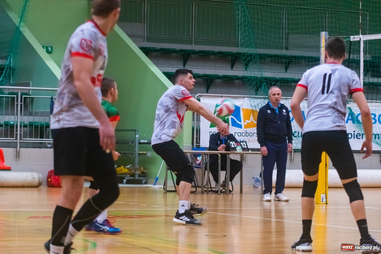 Zdjęcie w galerii na portalu naszraciborz.pl: Siatkówka. AZS Rafako lepszy od Rudzińca [FOTO i WIDEO] wiadomości z regionu