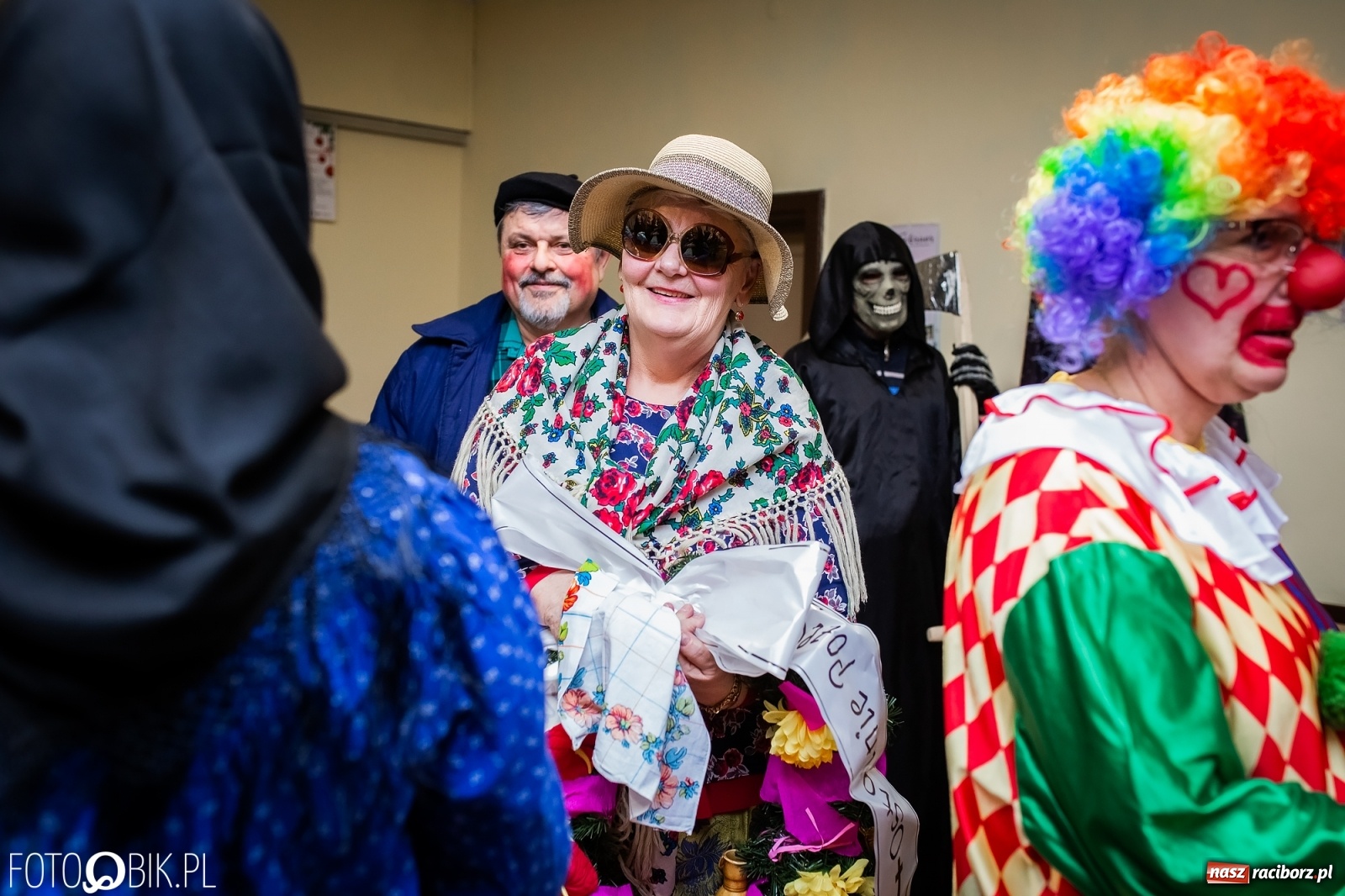 Zdjęcie w galerii na portalu naszraciborz.pl: I po karnawale. Pogrzebanie basa w Krzanowicach [FOTO i WIDEO] wiadomości z regionu