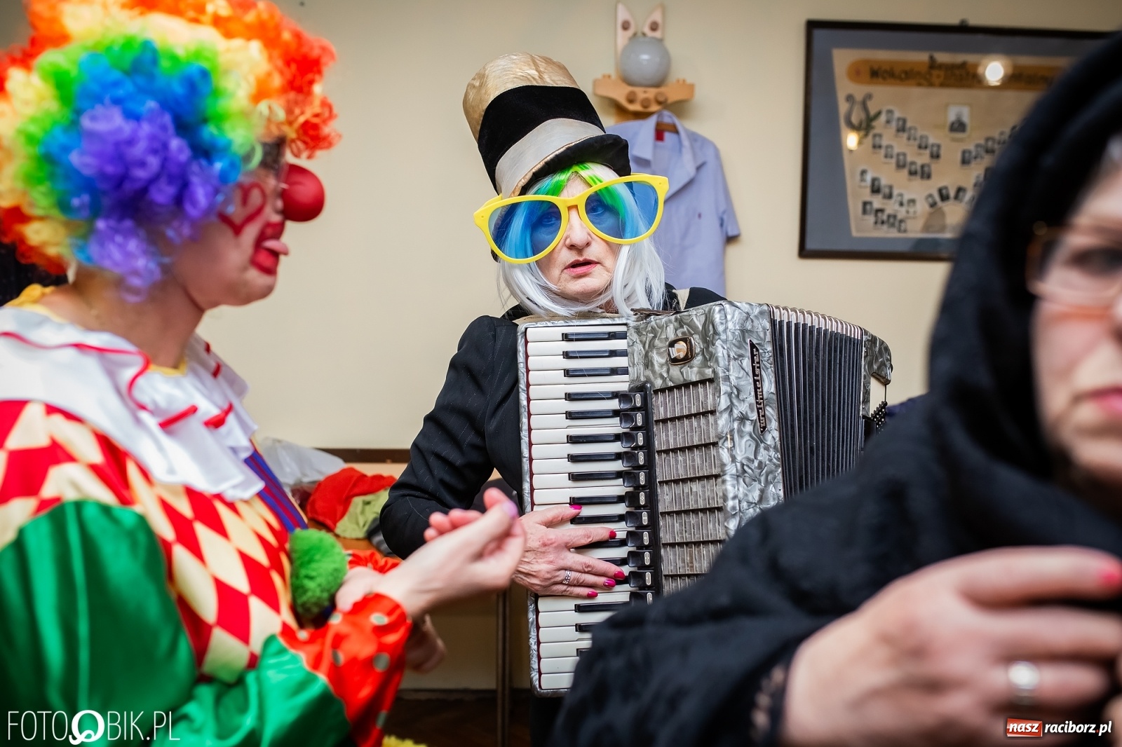 Zdjęcie w galerii na portalu naszraciborz.pl: I po karnawale. Pogrzebanie basa w Krzanowicach [FOTO i WIDEO] wiadomości z regionu