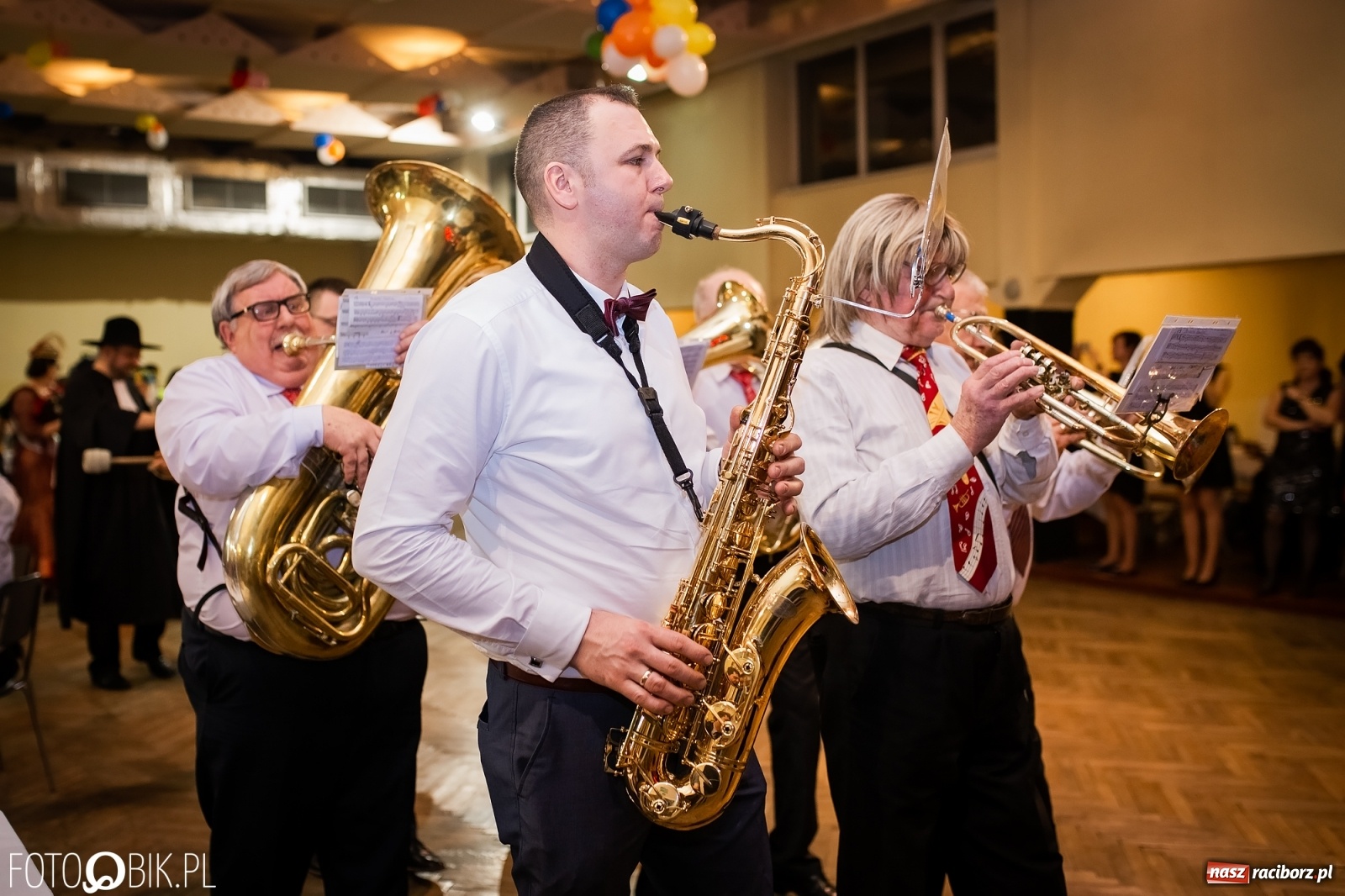 Zdjęcie w galerii na portalu naszraciborz.pl: I po karnawale. Pogrzebanie basa w Krzanowicach [FOTO i WIDEO] wiadomości z regionu