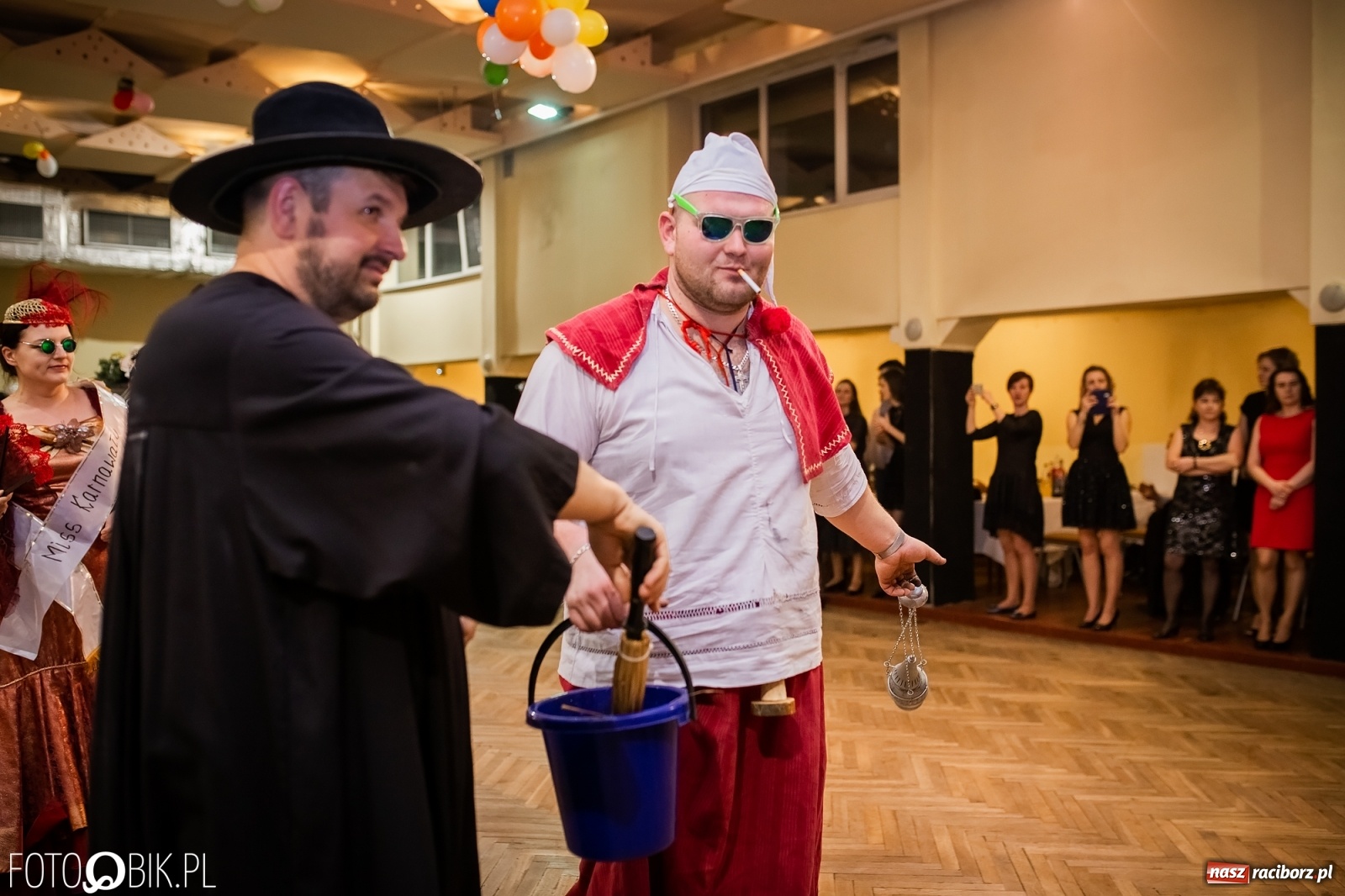 Zdjęcie w galerii na portalu naszraciborz.pl: I po karnawale. Pogrzebanie basa w Krzanowicach [FOTO i WIDEO] wiadomości z regionu