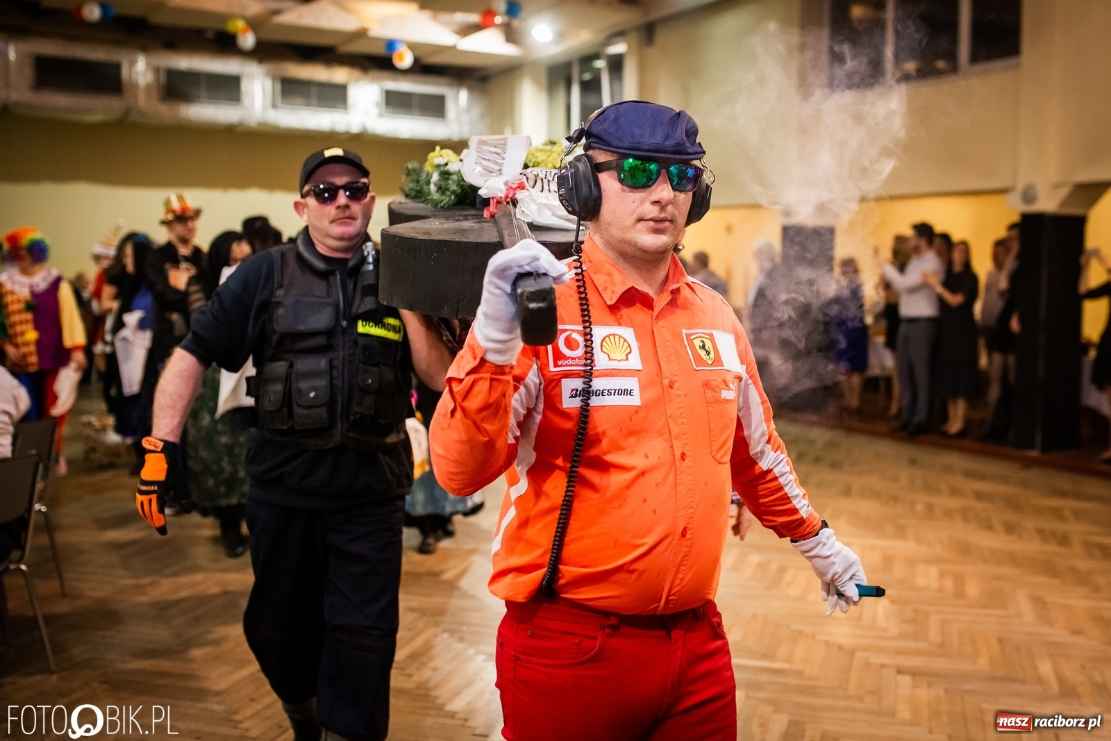 Zdjęcie w galerii na portalu naszraciborz.pl: I po karnawale. Pogrzebanie basa w Krzanowicach [FOTO i WIDEO] wiadomości z regionu