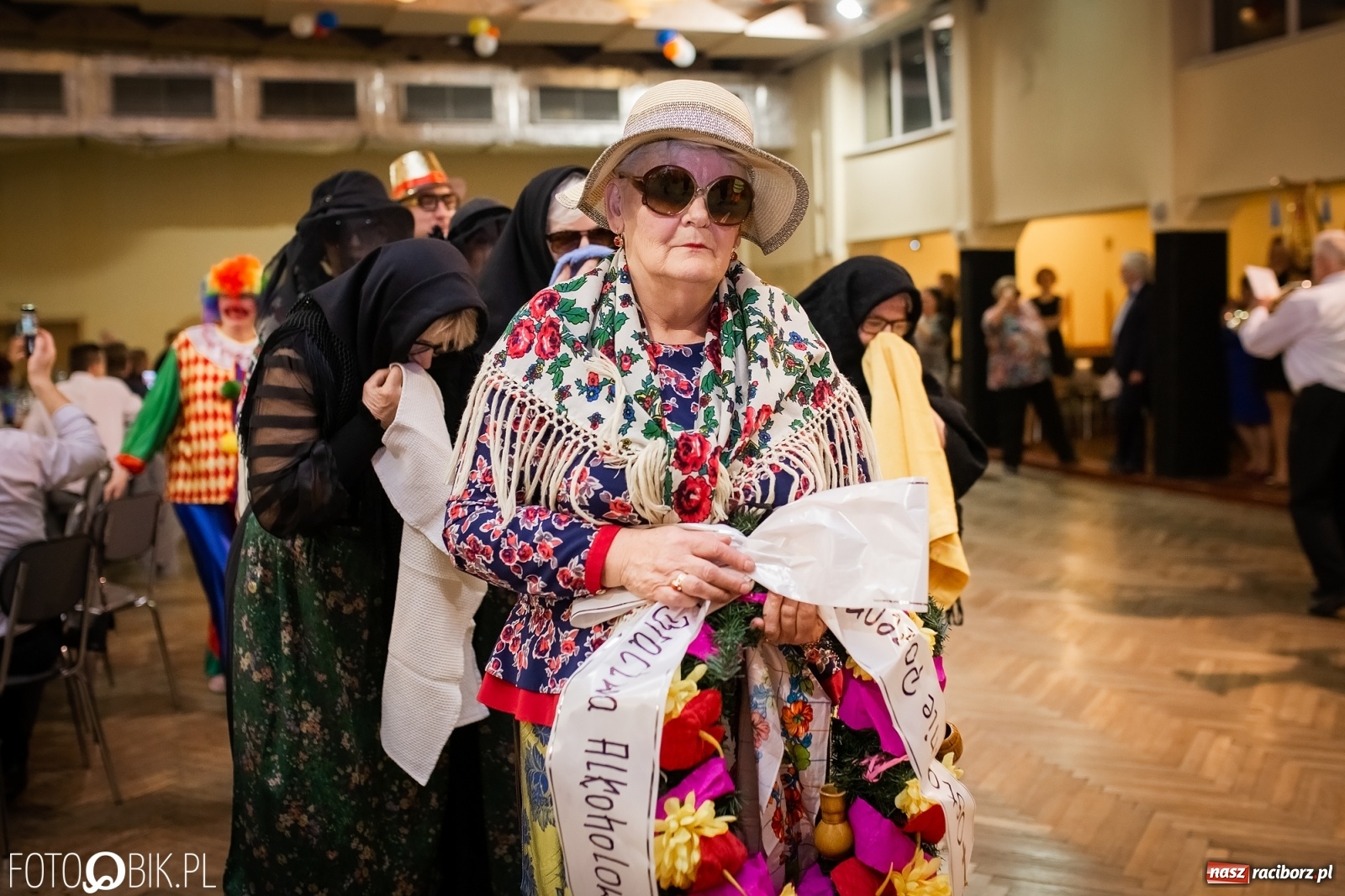 Zdjęcie w galerii na portalu naszraciborz.pl: I po karnawale. Pogrzebanie basa w Krzanowicach [FOTO i WIDEO] wiadomości z regionu