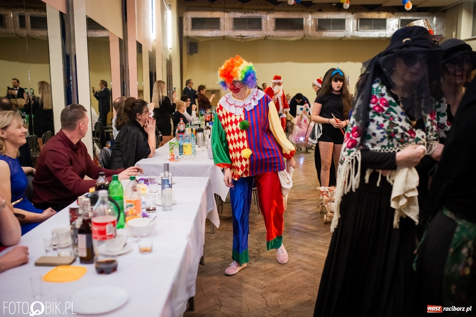 Zdjęcie w galerii na portalu naszraciborz.pl: I po karnawale. Pogrzebanie basa w Krzanowicach [FOTO i WIDEO] wiadomości z regionu